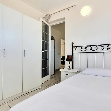 Residencia Lena Apartment