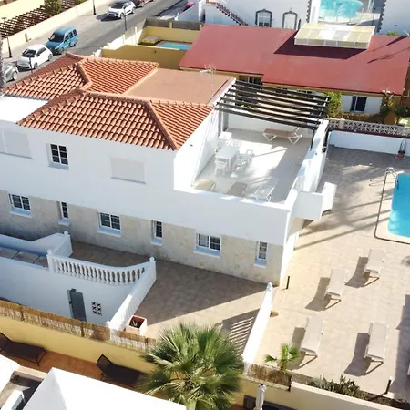Residencia Lena Apartment