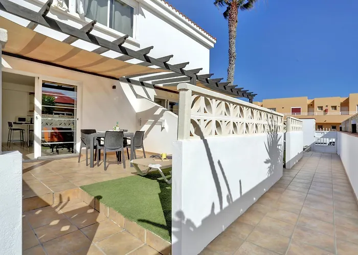 Residencia Lena アパート *