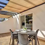 Residencia Lena * Коральео