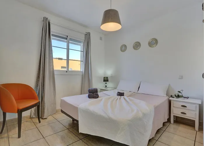 Residencia Lena Apartmán *